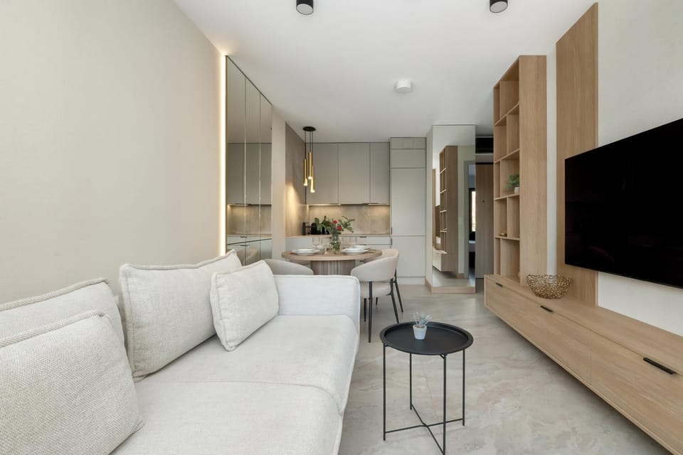 TV and multimedia, Living room, Seating area, Evening entertainment