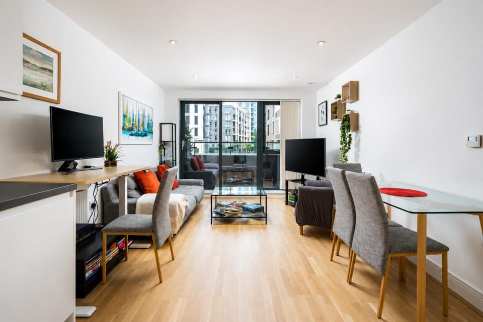 Living room, Diving