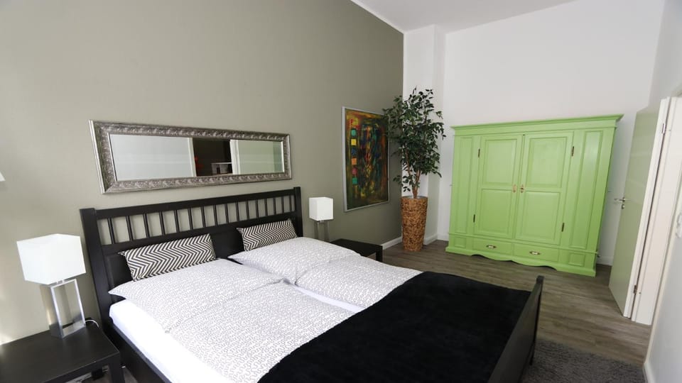 Library, Living room, Other, Photo of the whole room, Decorative detail, Seating area