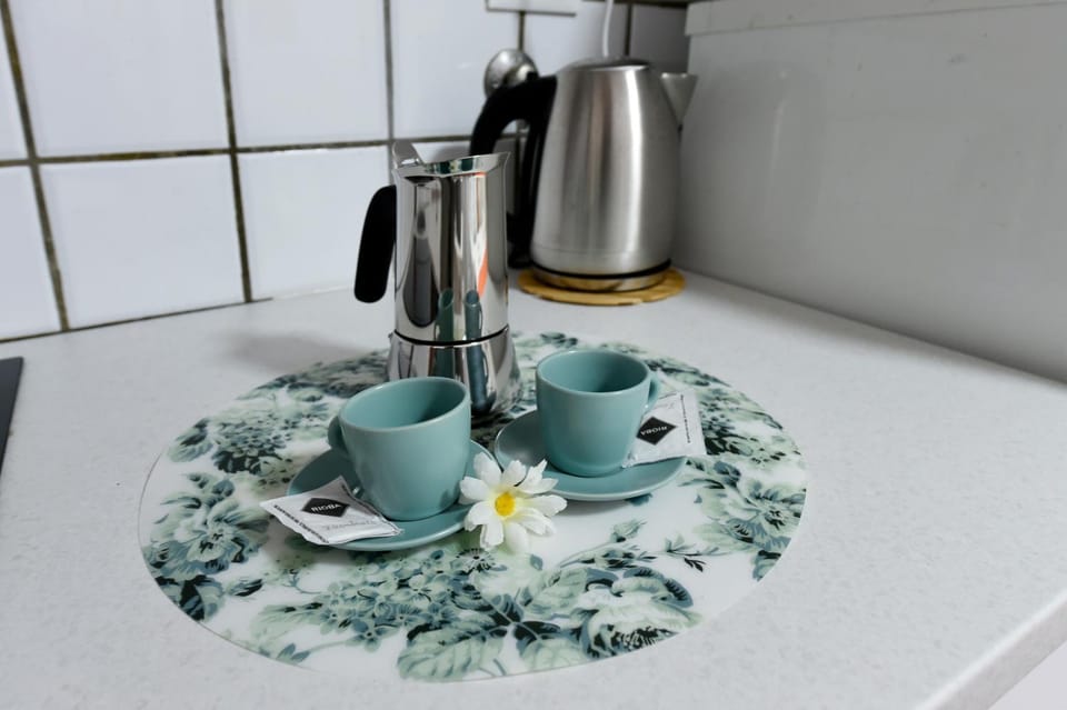 Coffee/tea facilities, Kitchen or kitchenette