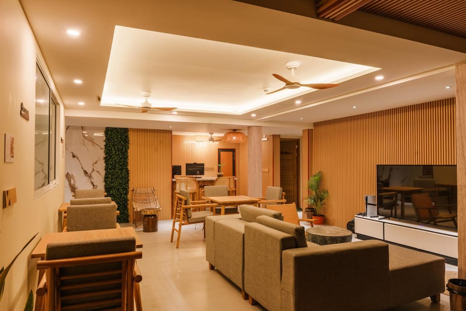 Restaurant/places to eat, Communal lounge/ TV room, TV and multimedia, Living room, Seating area, Dining area, Evening entertainment, Internal: Not applicable to any particular room