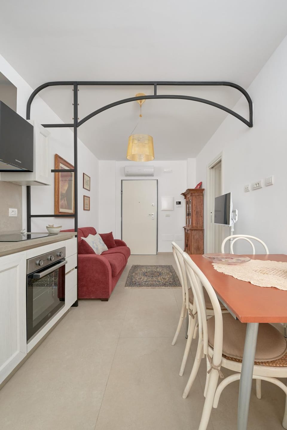 Living room, Seating area, oven