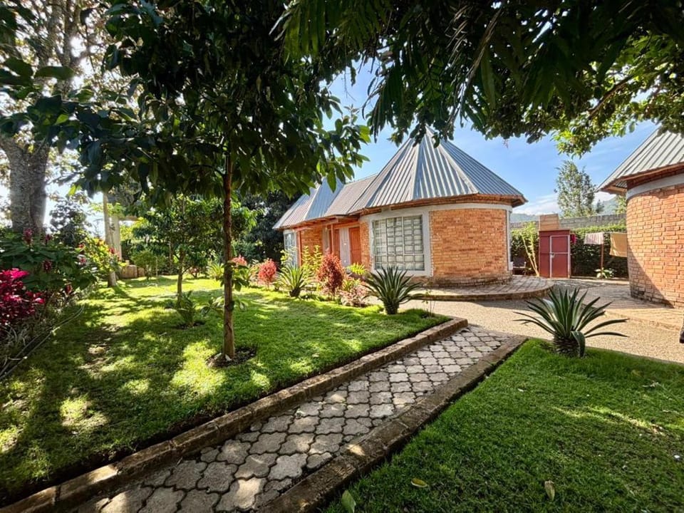 sinat villa Nature lodge in Tanzania