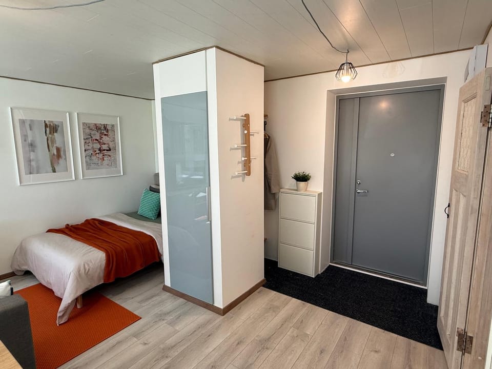 Bed, Business facilities, Decorative detail, Decorative detail, wardrobe