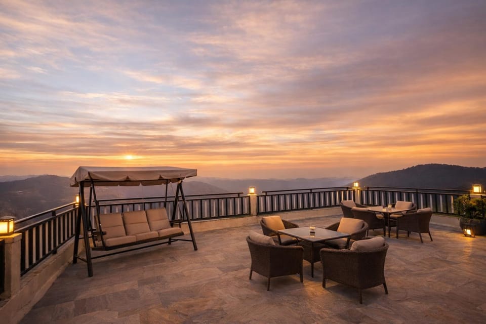 The Valley View By Hamilton Group - A Resort facing towards snow capped mountains Hotel in Himachal Pradesh