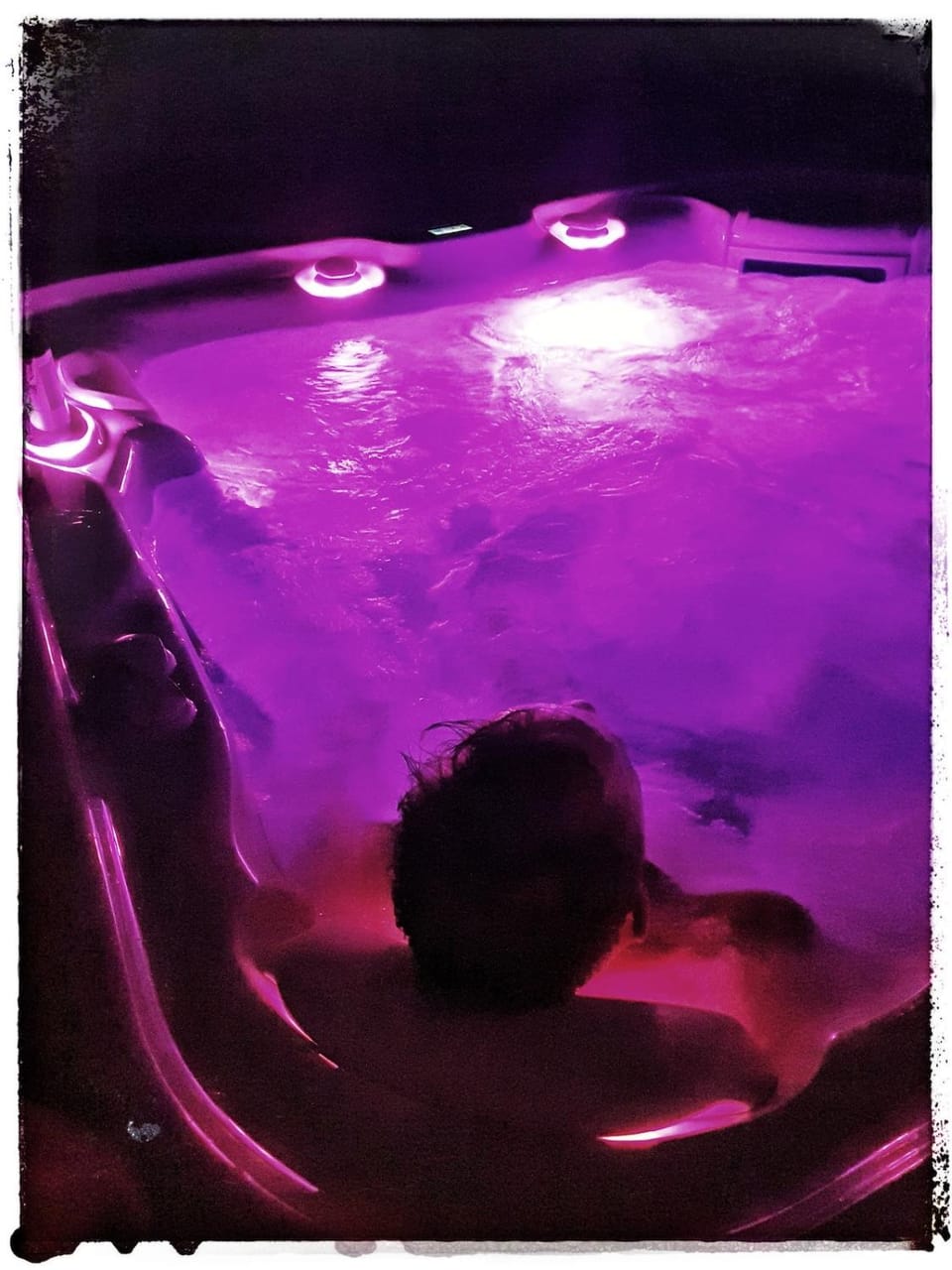 Joli cocoon au coeur de la nature avec accès jaccuzzi et piscine House in Auvergne-Rhône-Alpes