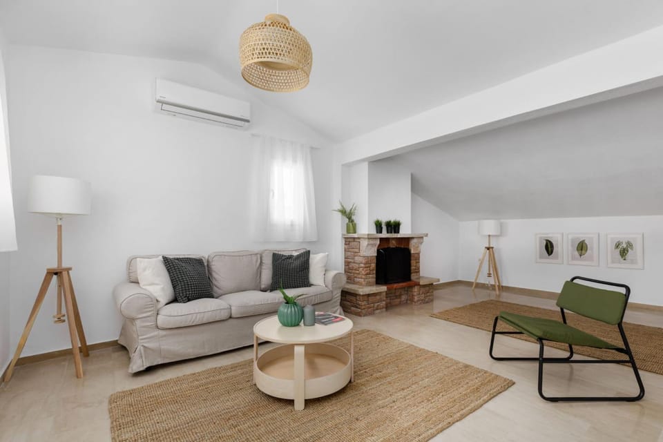 Living room, Seating area, air conditioner