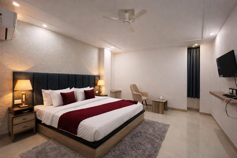 Bed, TV and multimedia, air conditioner