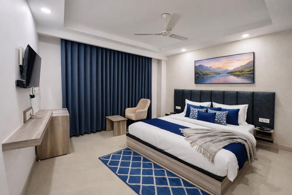 Bed, TV and multimedia, air conditioner