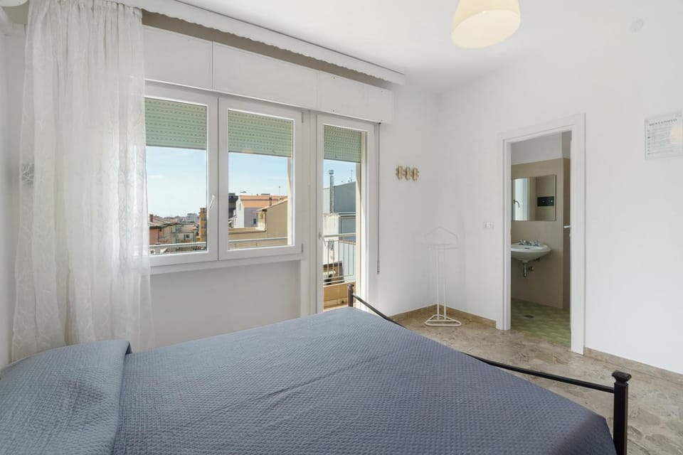 Property building, Living room, Bedroom