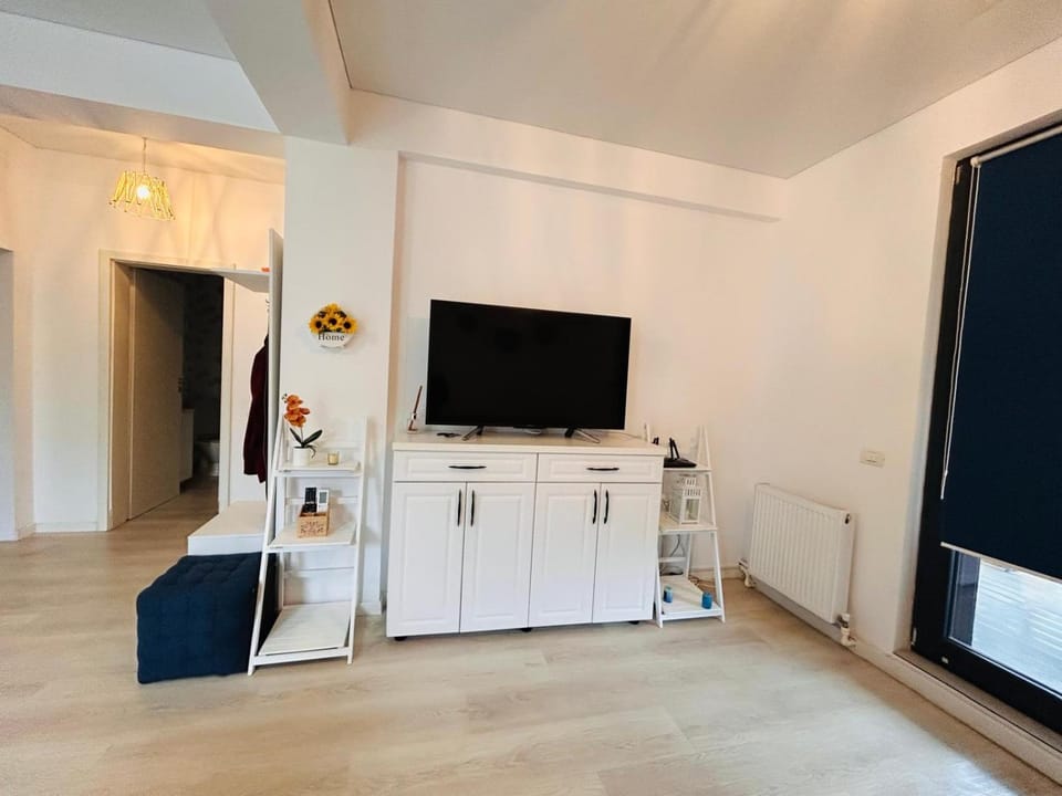 TV and multimedia, Seating area, Evening entertainment