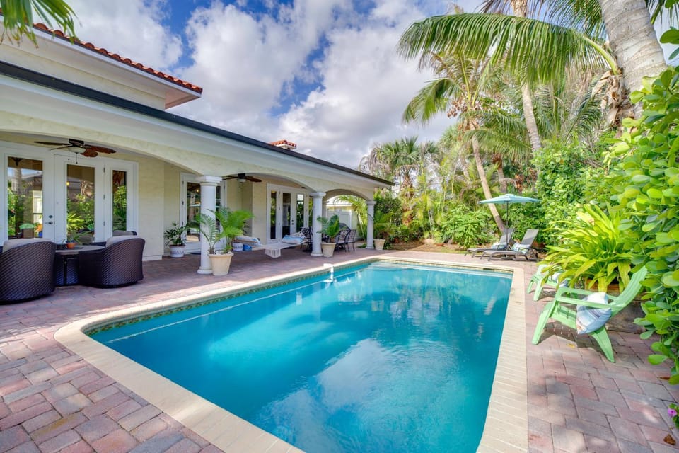 Endless Beach Days! Luxe Vero Beach Home w/ Pool House in Indian River