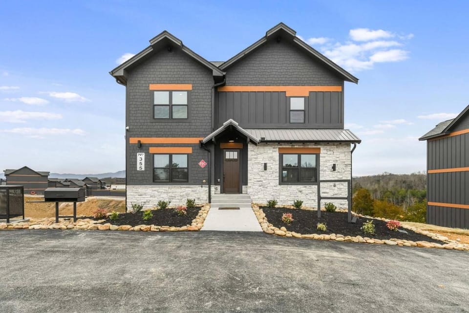 Property building, Facade/entrance, Mountain view