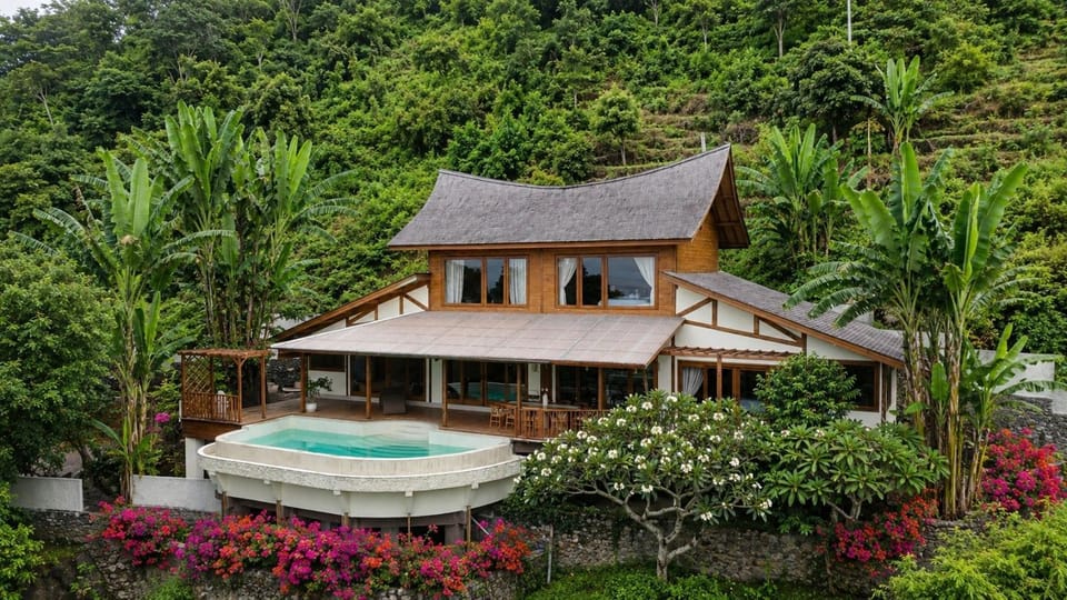 Property building, Natural landscape, Garden