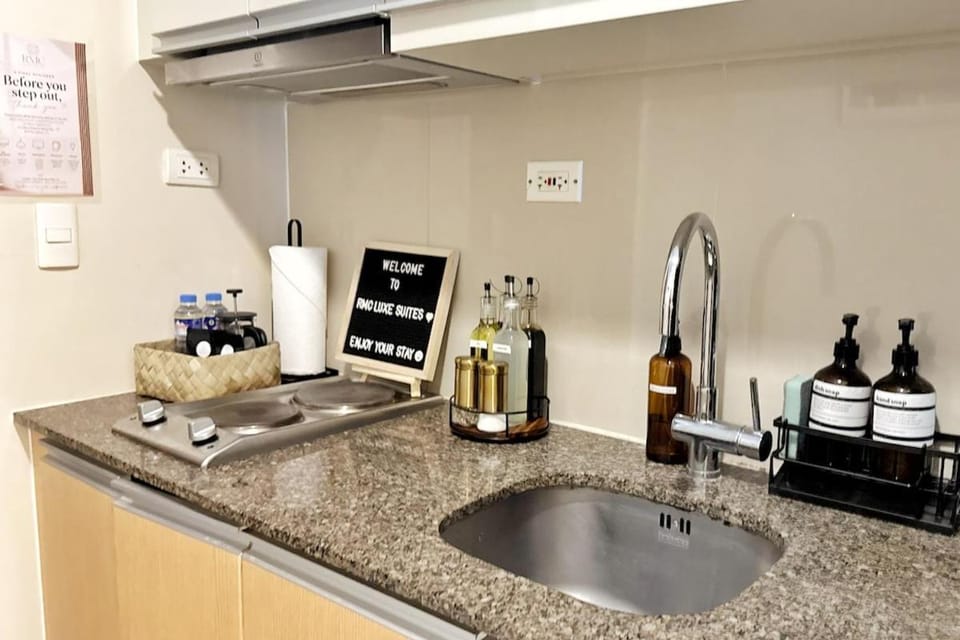 Modern Designer Studio Uptown BGC Apartment in Makati