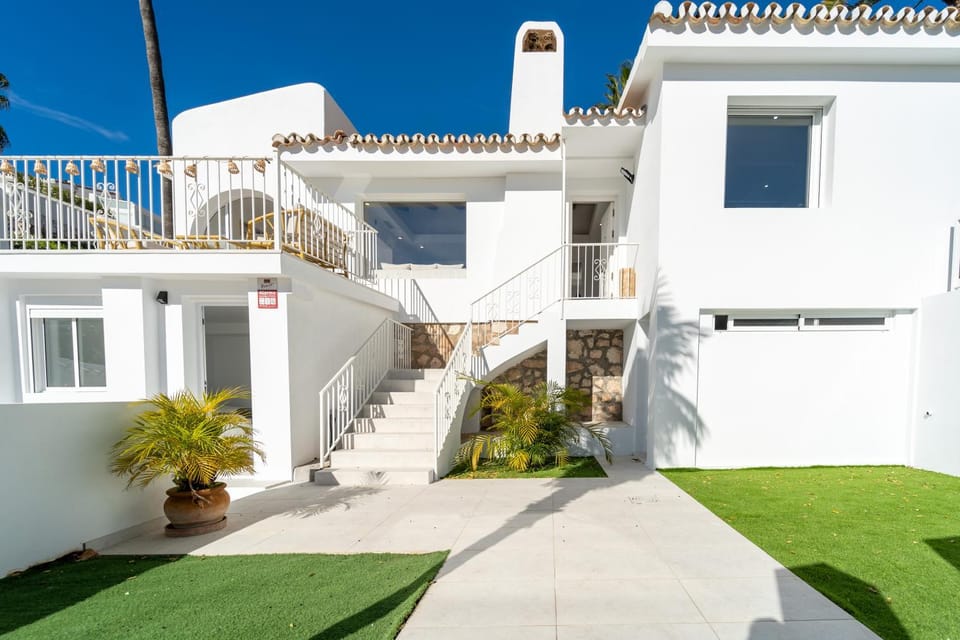 Facade/entrance, Garden