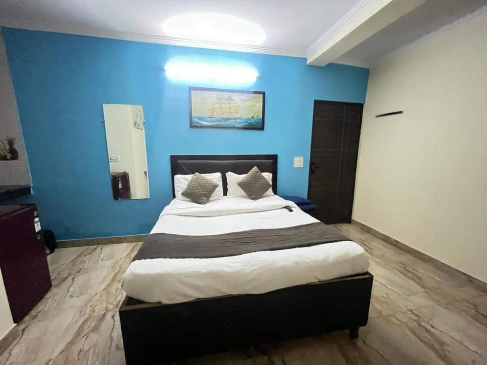 Hotel South embassy near Durgabai dekhmukh metro Hotel in New Delhi