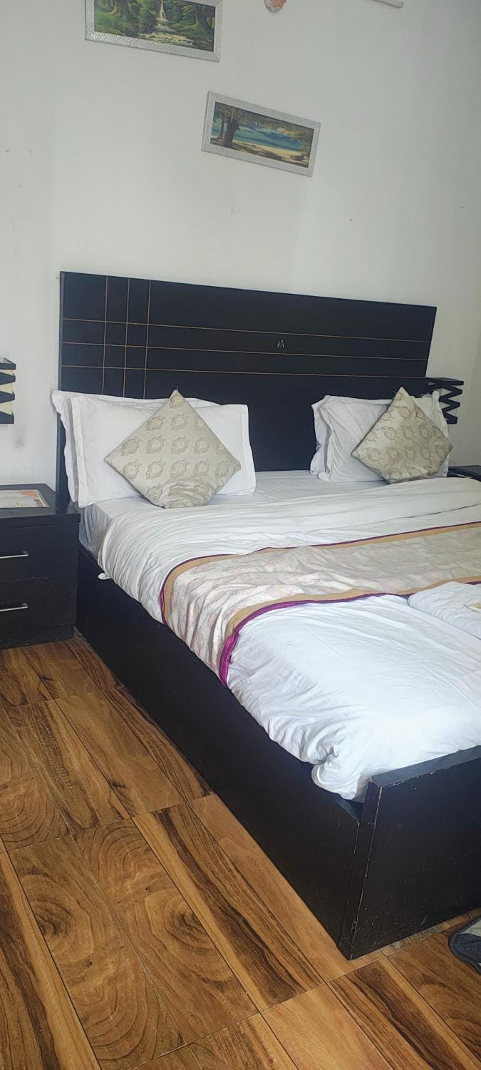 krishna kunj stay Apartment in Uttar Pradesh