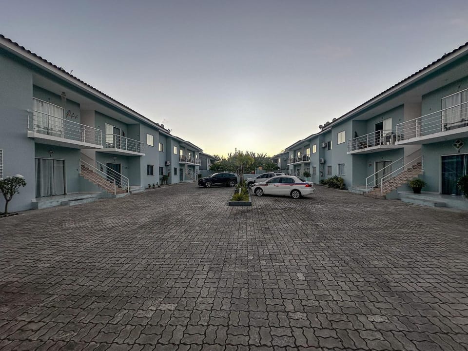 Ground floor apartment with 2 bedrooms and air conditioning, near Barraca do Gaúcho Apartment in State of Bahia