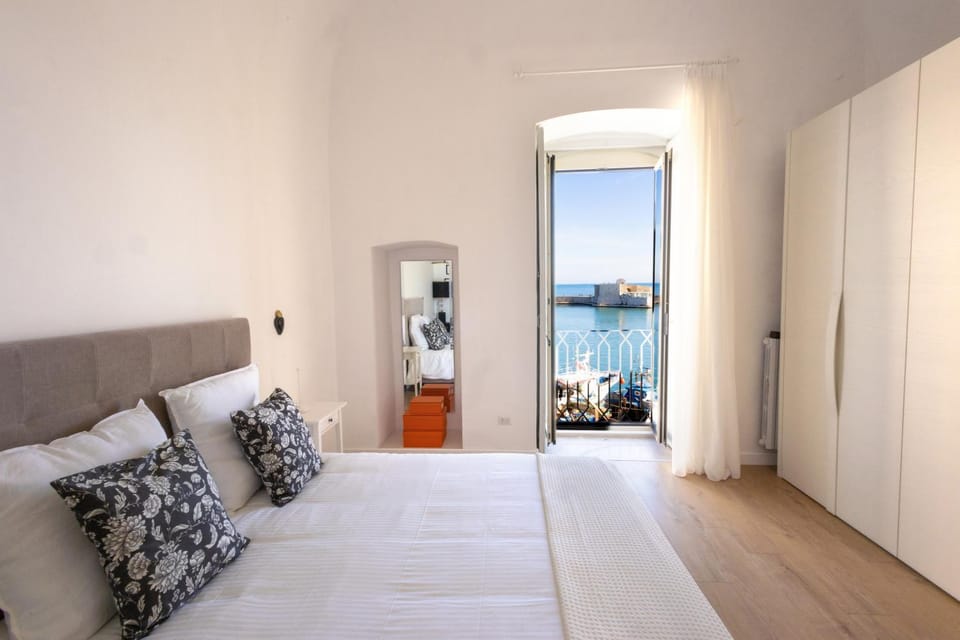 Bed, Bedroom, Sea view