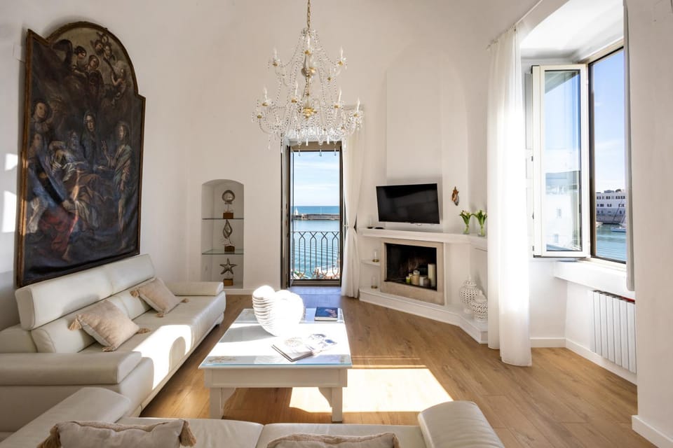 TV and multimedia, Living room, Sea view