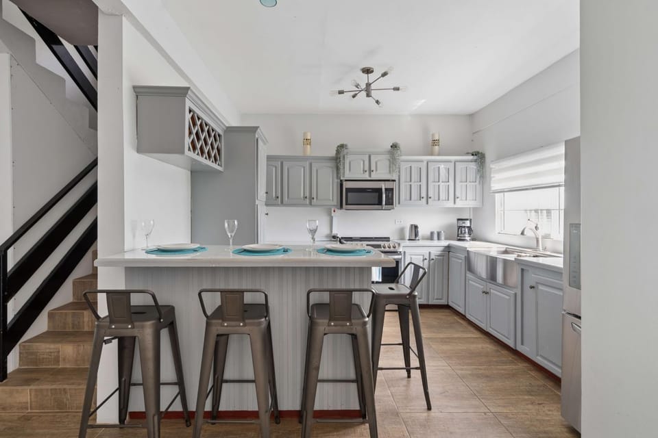 Kitchen or kitchenette, Breakfast