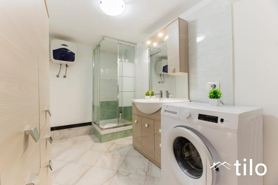 Shower, Bathroom, washing machine
