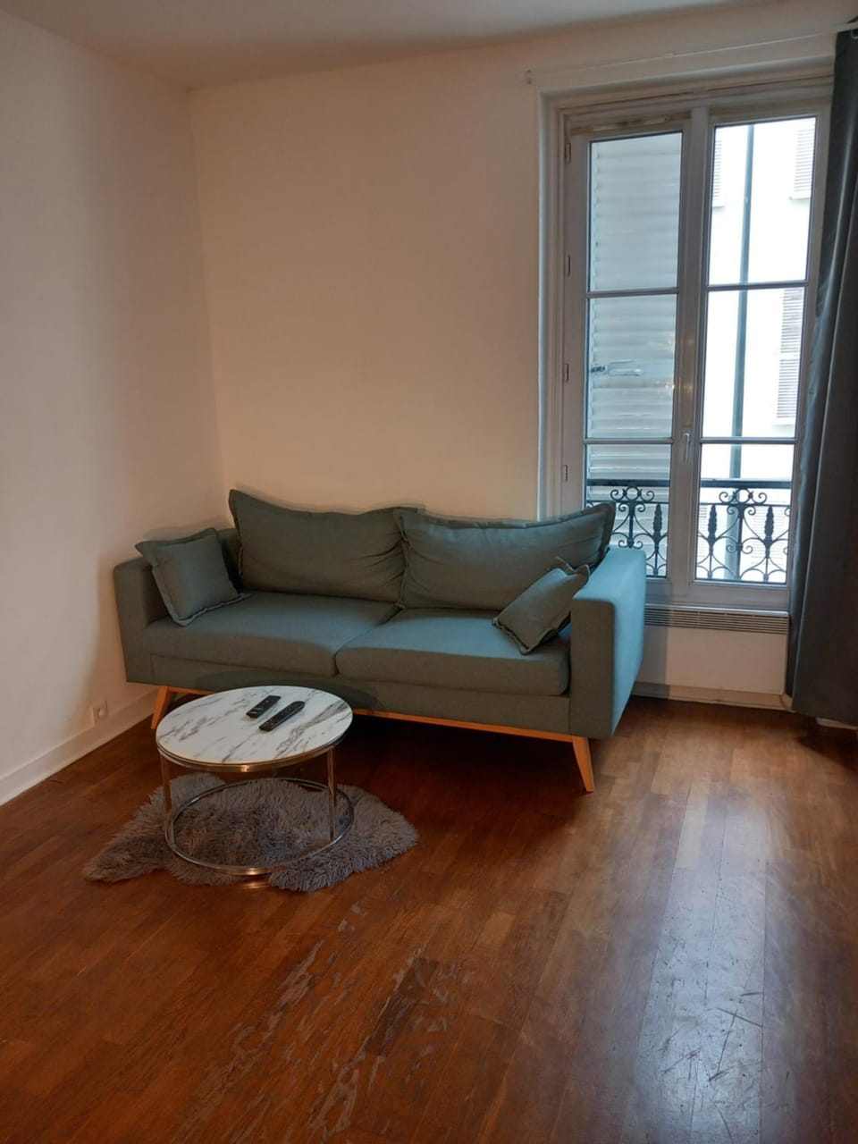 carre eden room Vacation rental in Levallois-Perret