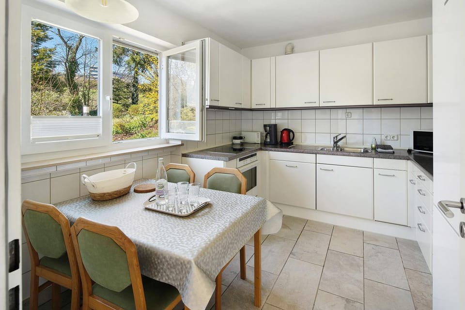 Property building, Kitchen or kitchenette, Living room