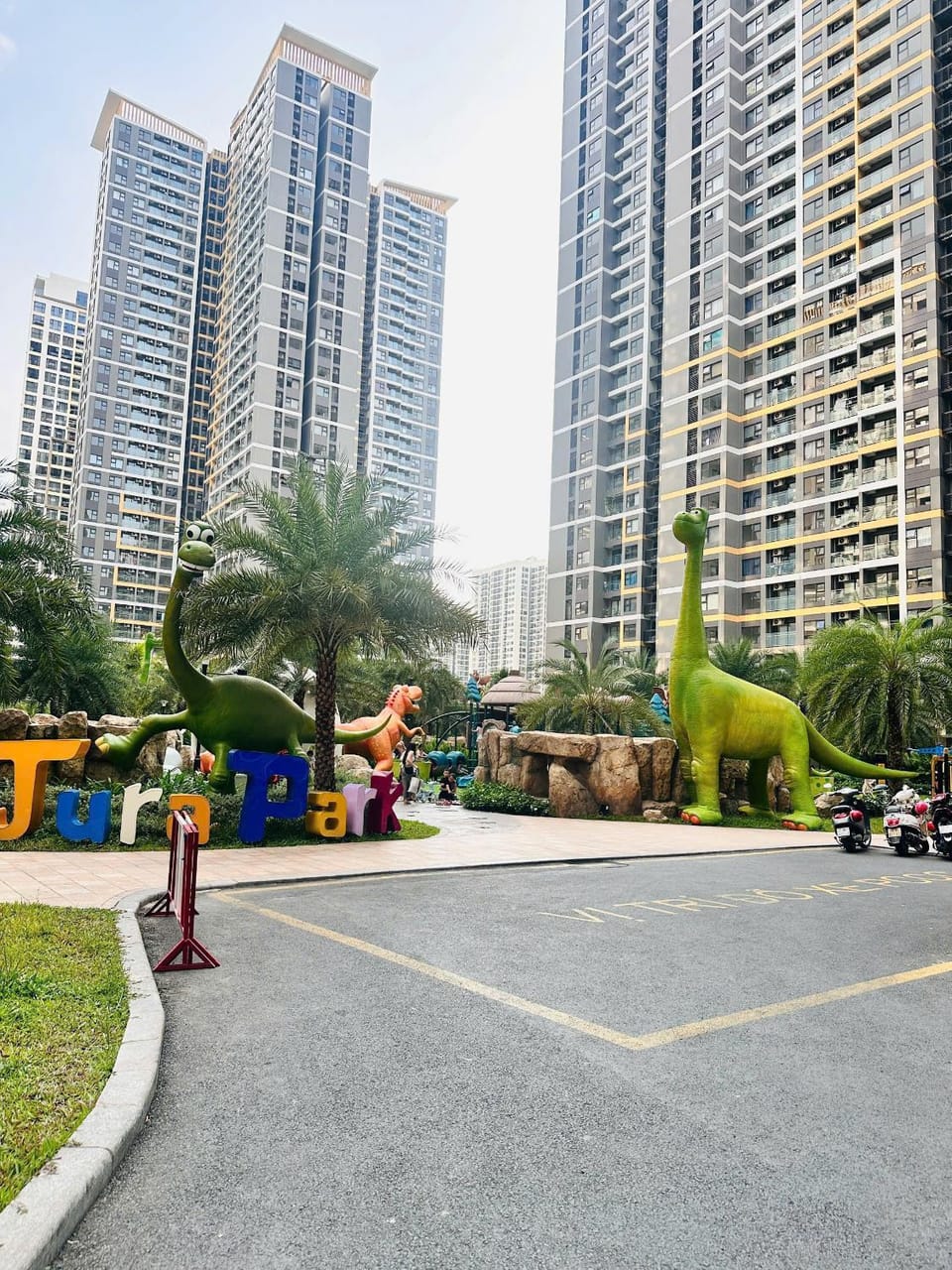 Happy House -Studios GH1 near Vincom, Vin Wonder Apartment in Ho Chi Minh City