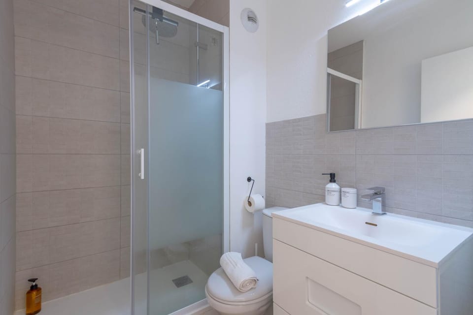Shower, Bathroom