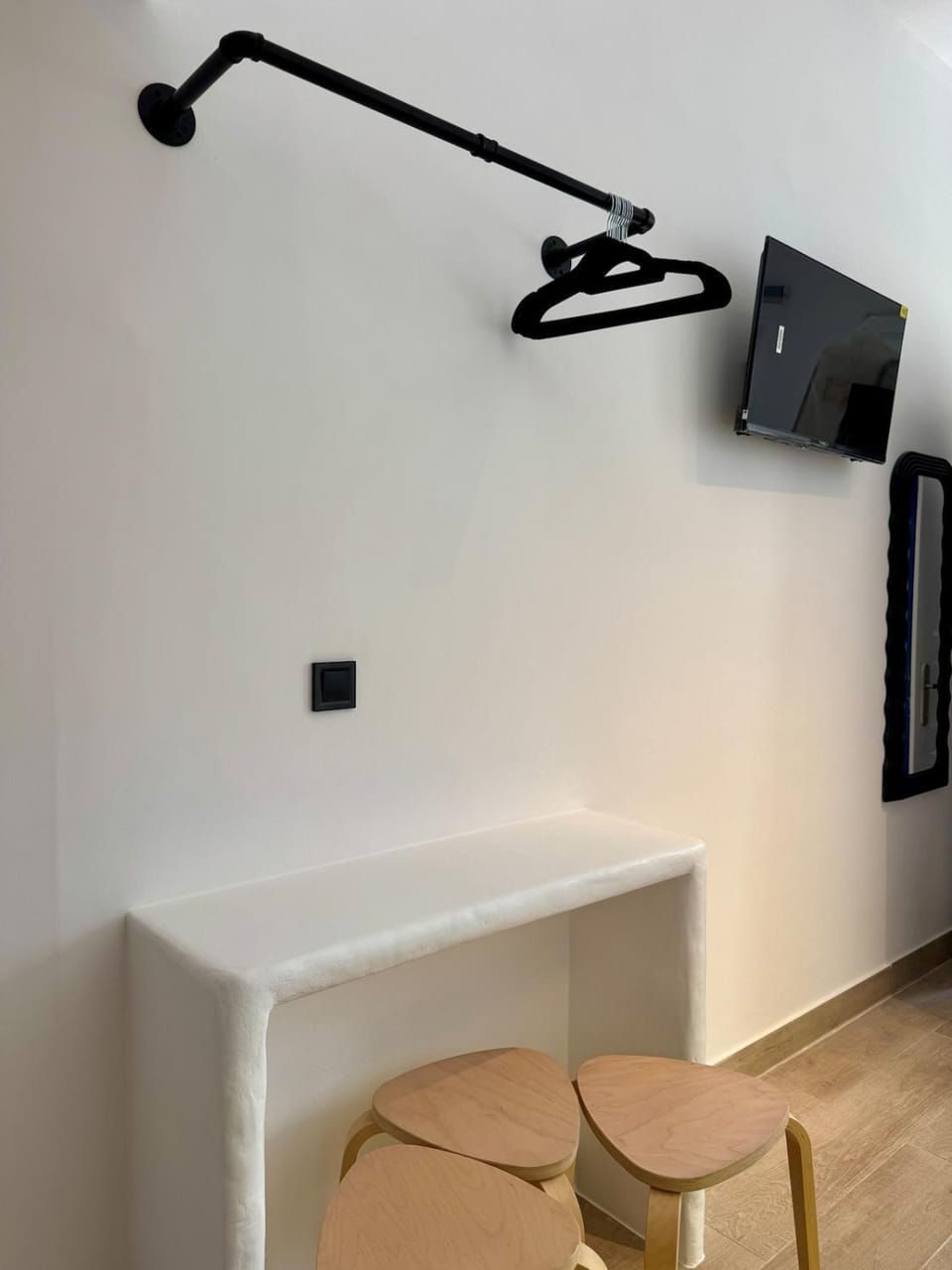 TV and multimedia, wardrobe