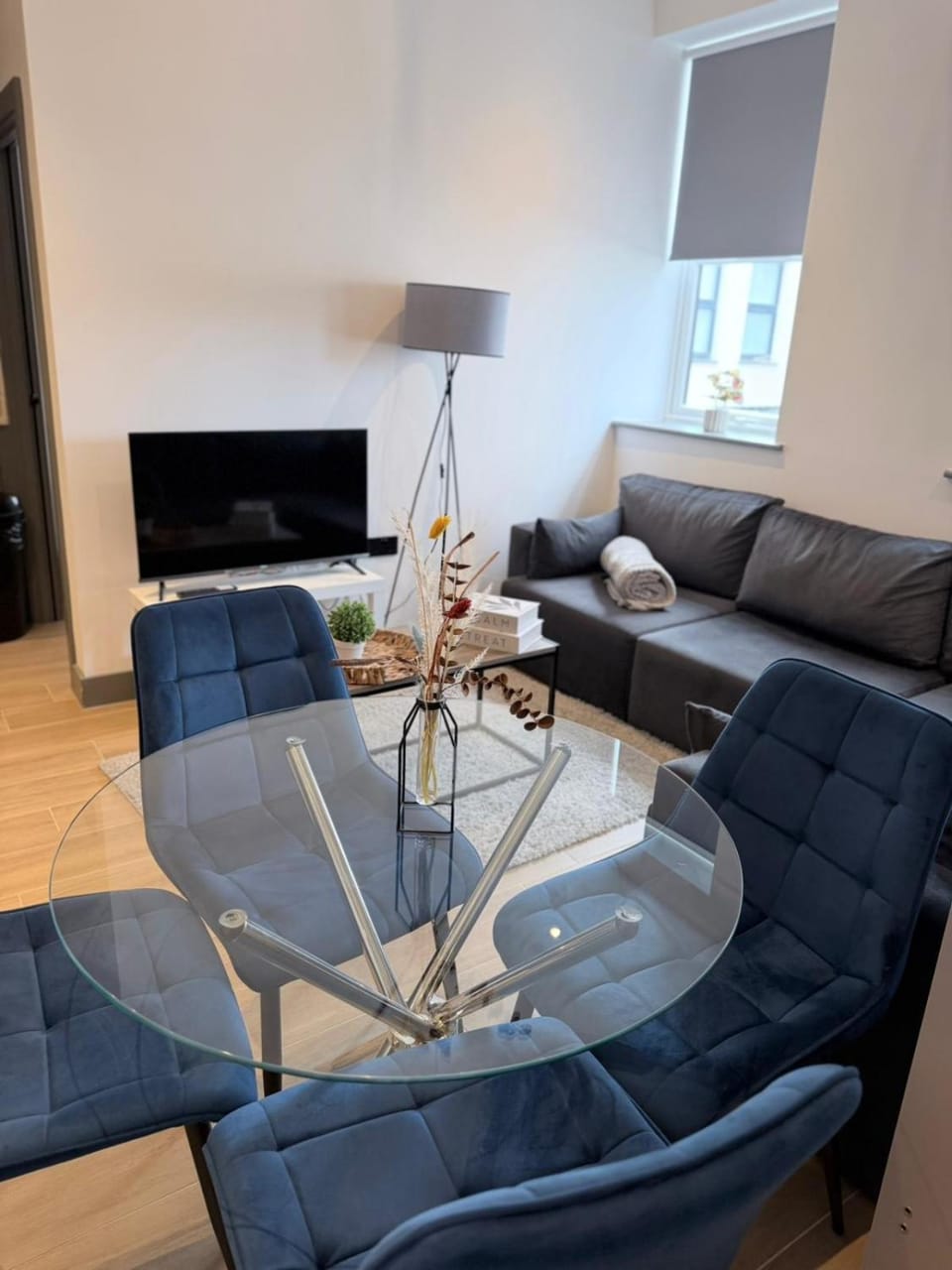 TV and multimedia, Living room, Seating area