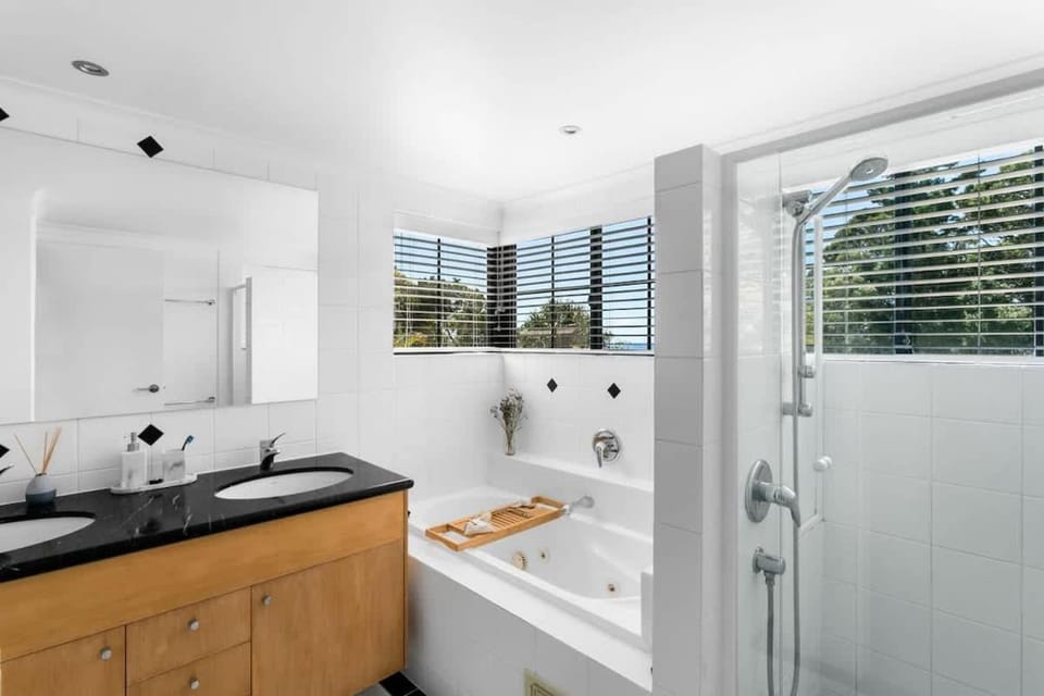 Ocean Outlook at Coolum - Natural beach setting. Villa in Coolum Beach