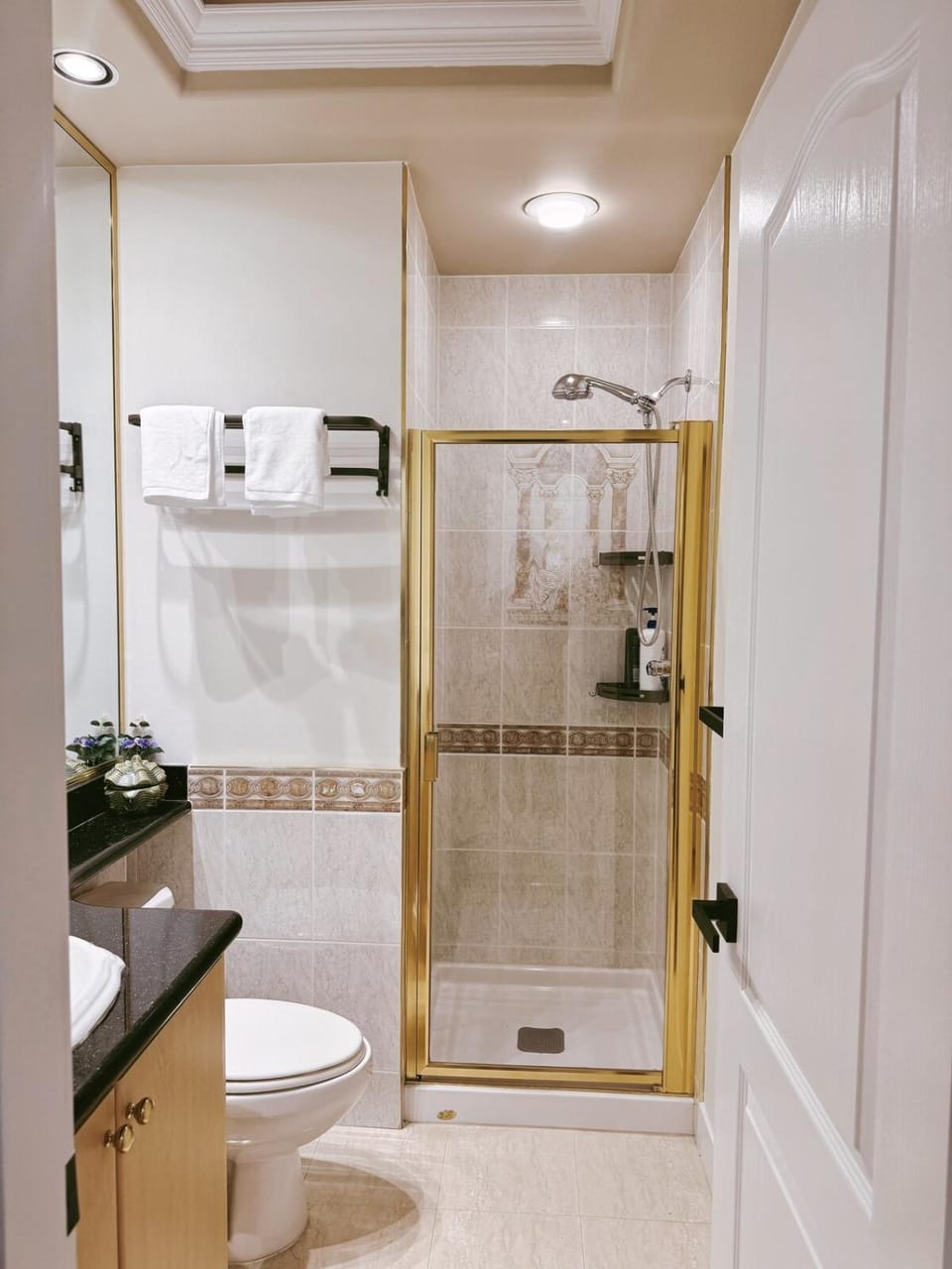 Comfortable 1BR Retreat, Private Entry House in Richmond