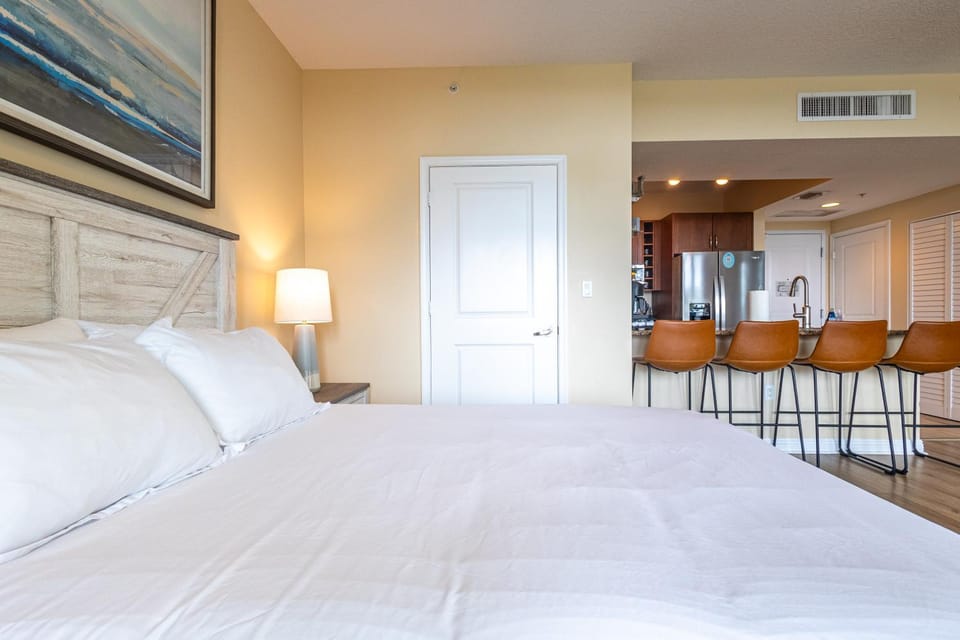 Salty-Air Studio, close to the Ocean, Free Parking Apartment in Boynton Beach