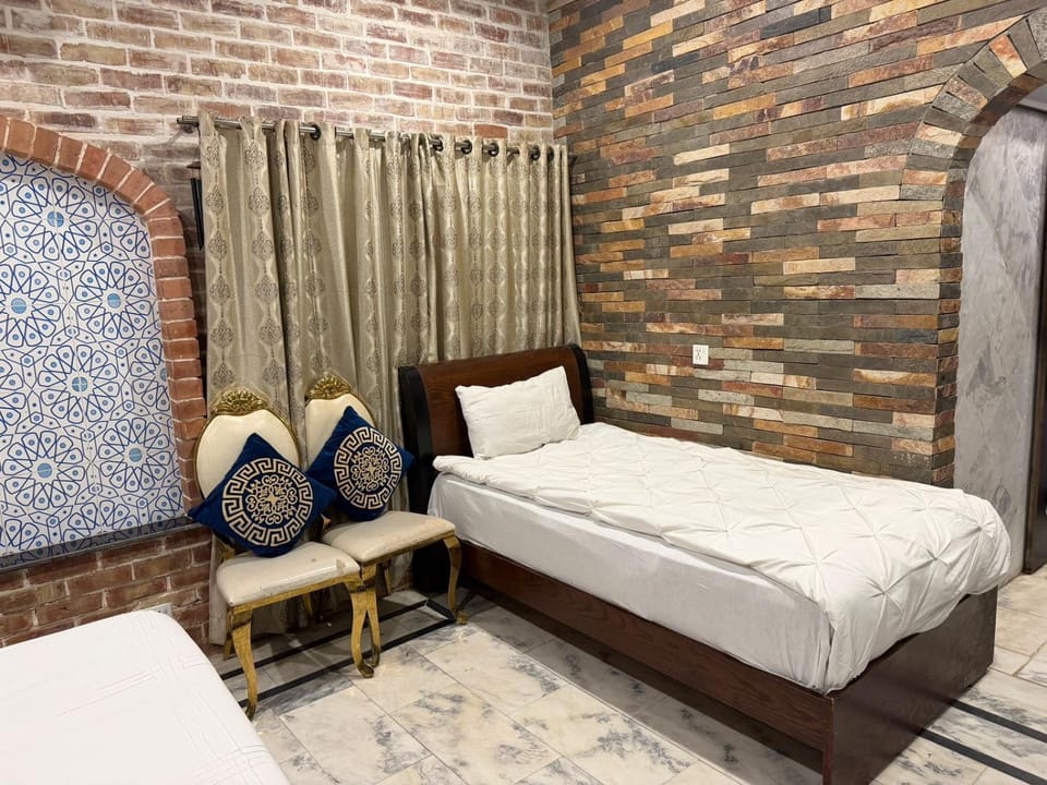 Hayatt Palace Sukkur Bed and Breakfast in Sindh