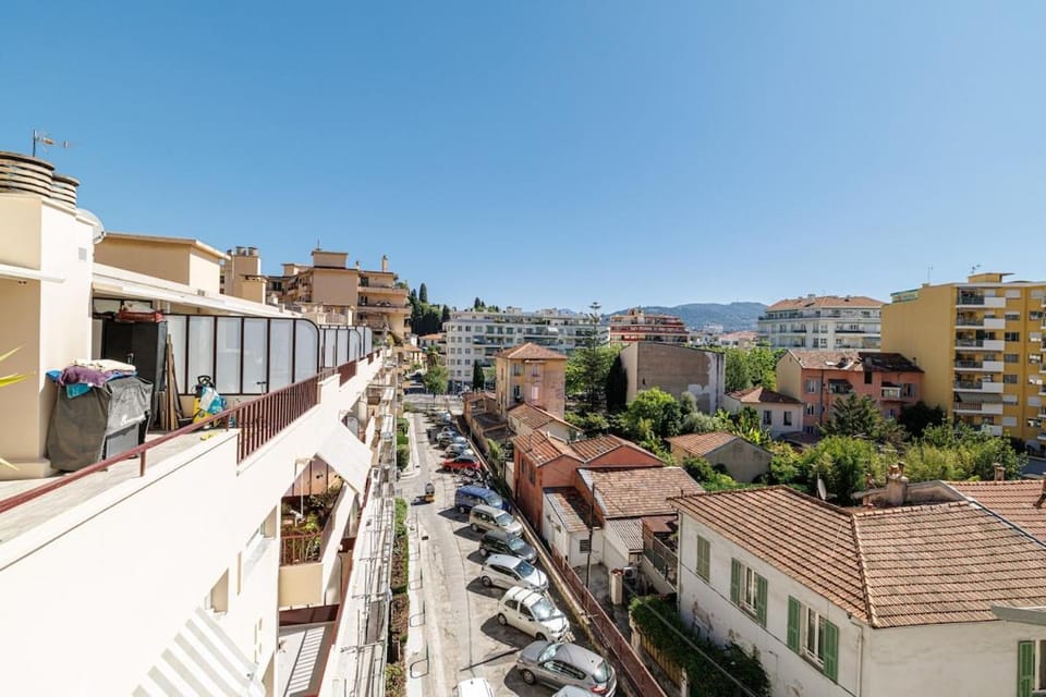 Spacieux T3 avec balcon Confort et convivialite Apartment in Nice