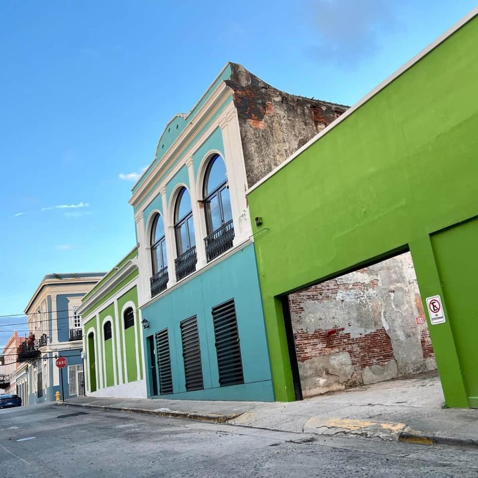 5.7 Penthouse • Generator • Parking • 3rd floor Apartment in Puerto Rico