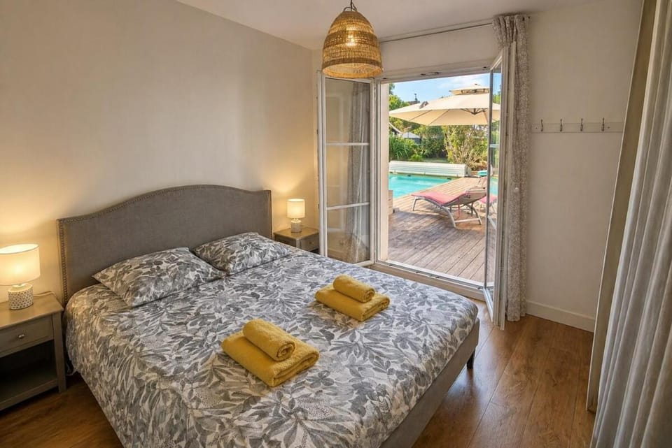 Villa Piscine 9 pers - 10 min Soulac Villa in Soulac-sur-Mer