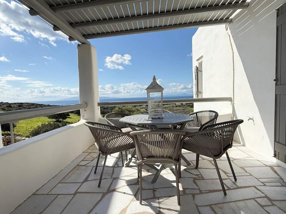 Aegean Breeze Villa House in Paros