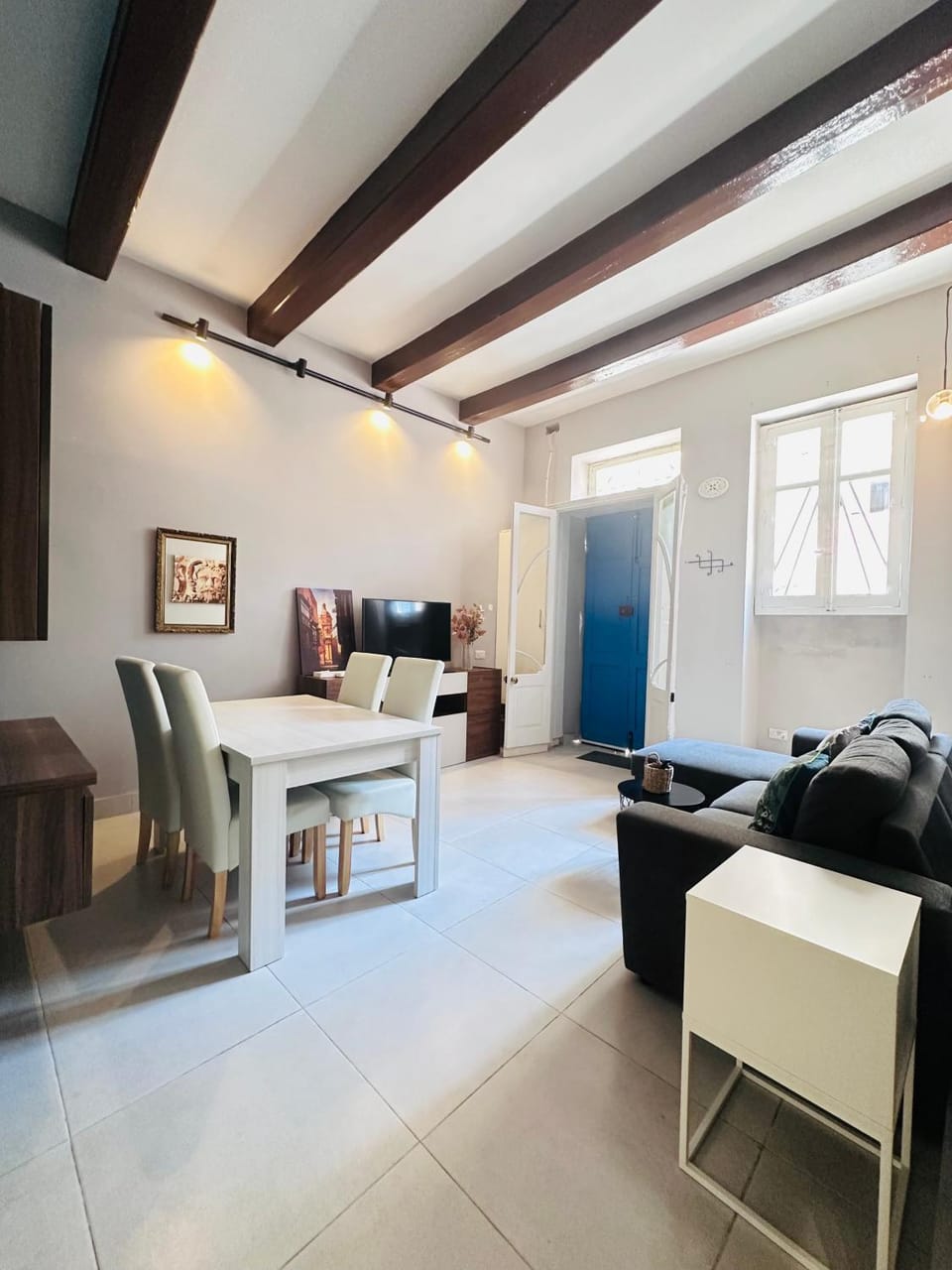 Gzira center with private entrance Apartment in Sliema