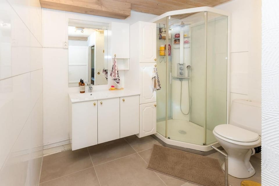 Villa nær dyreparken og sentrum med jacuzzi Apartment in Norway