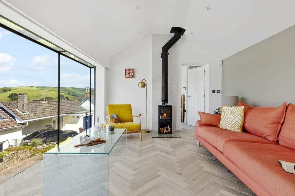 The Bridge - Architect Designed Luxury with Panoramic House in Kingswear