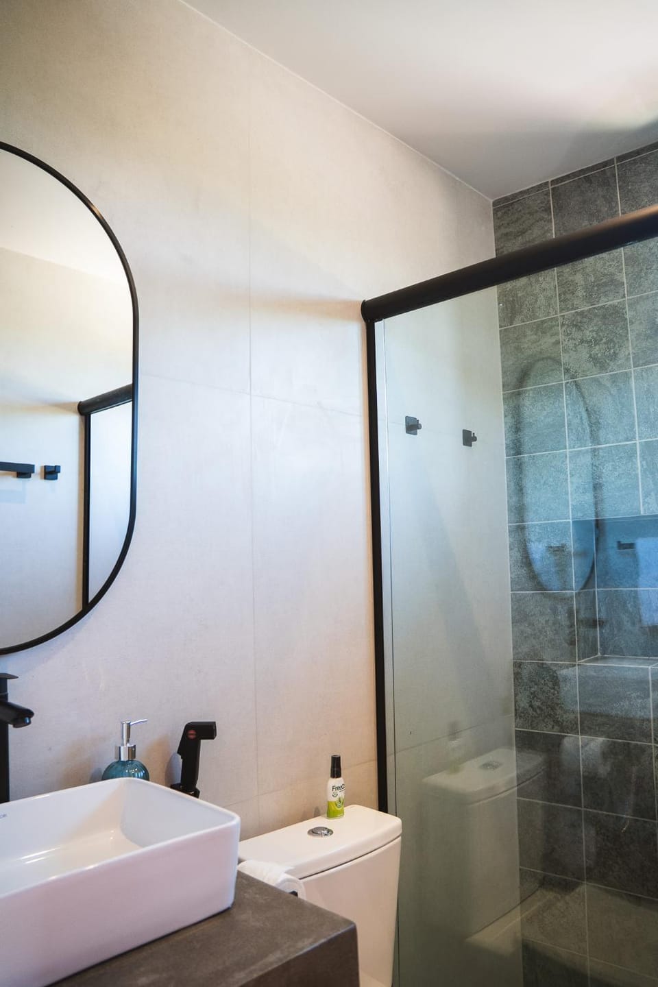 Shower, Bathroom, towels