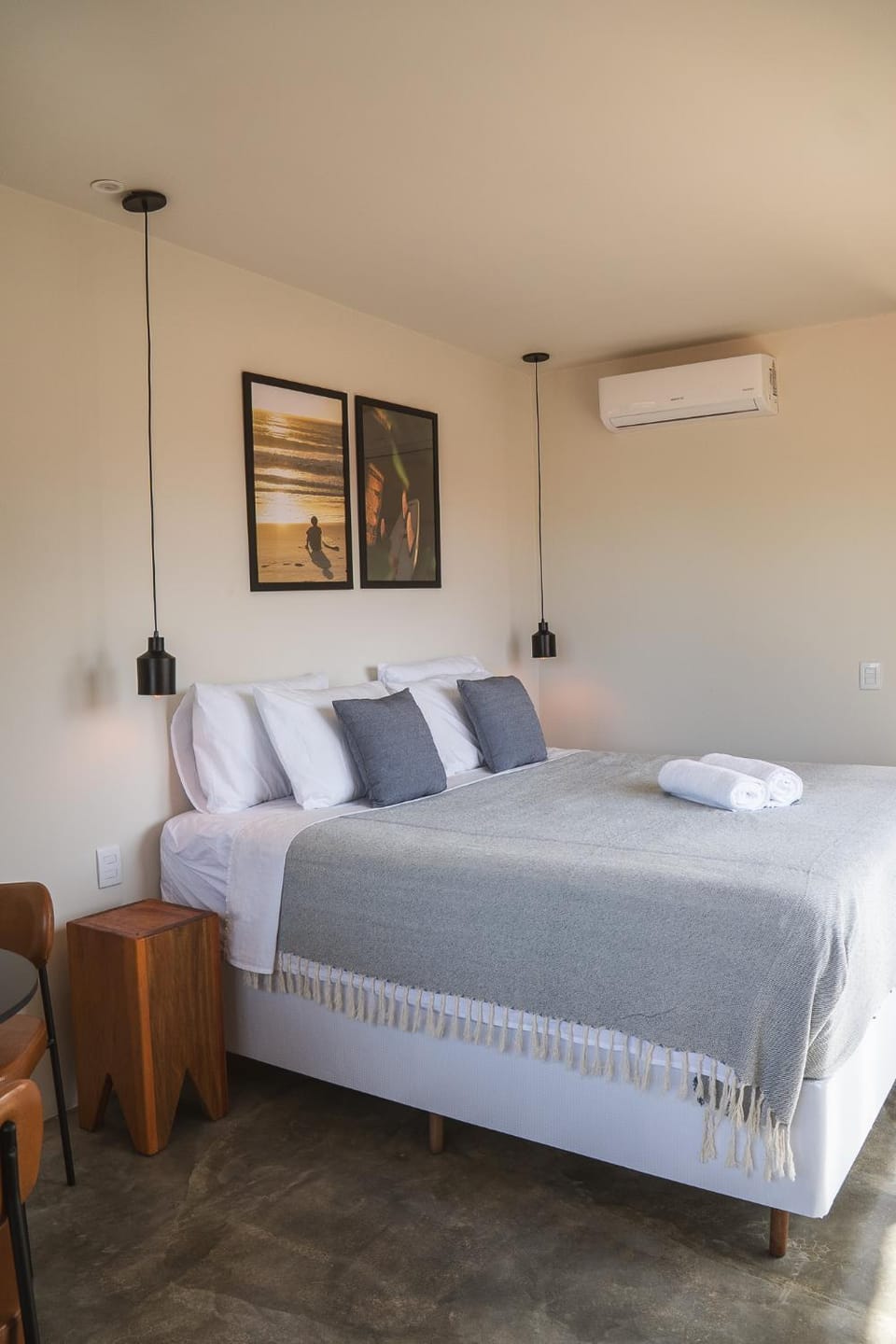 Bed, air conditioner