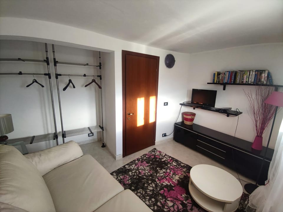 Living room, Bedroom