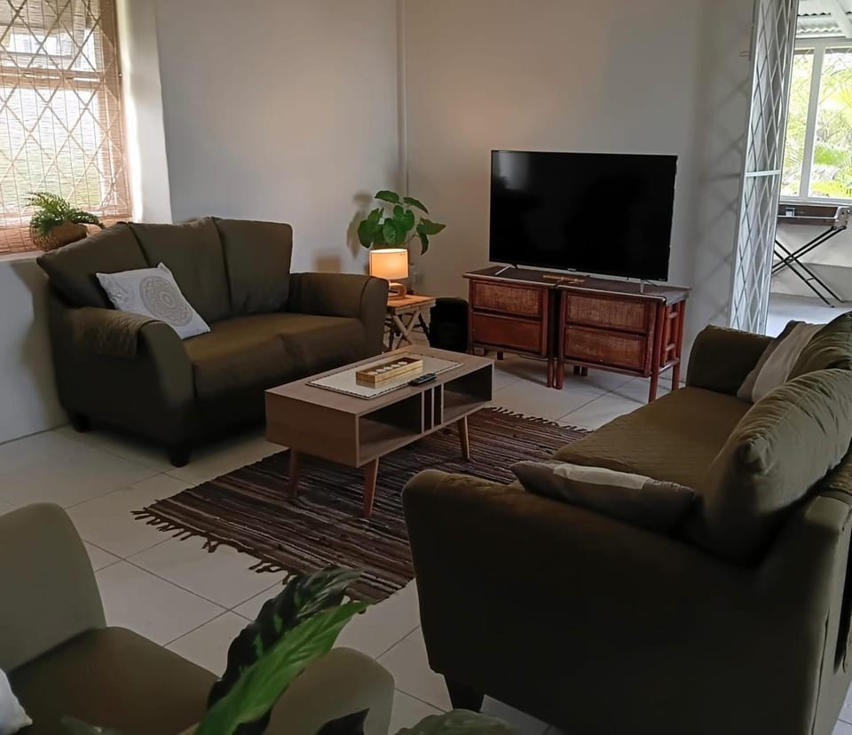 Patio, Seating area, Dining area, Garden view