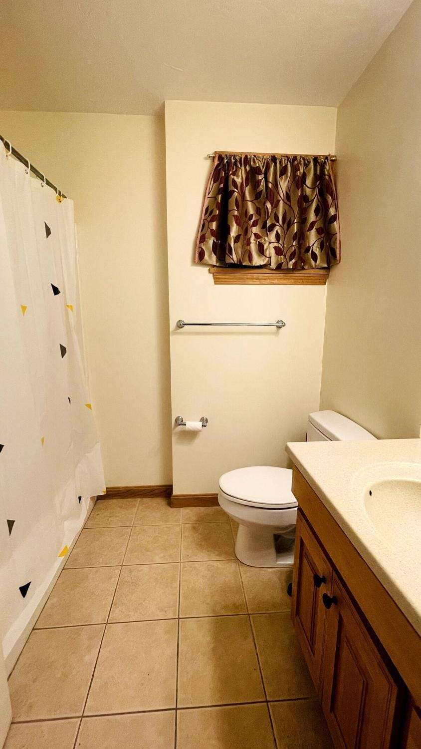 Large 3 Bedrooms Family Home with 10-Mins Walk to Red Line Apartment in Braintree