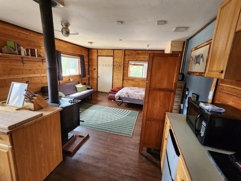 Secluded Mountaintop Cabin on 13 acres overlooking Republic and Kettle Range Cabin in Franklin D Roosevelt Lake